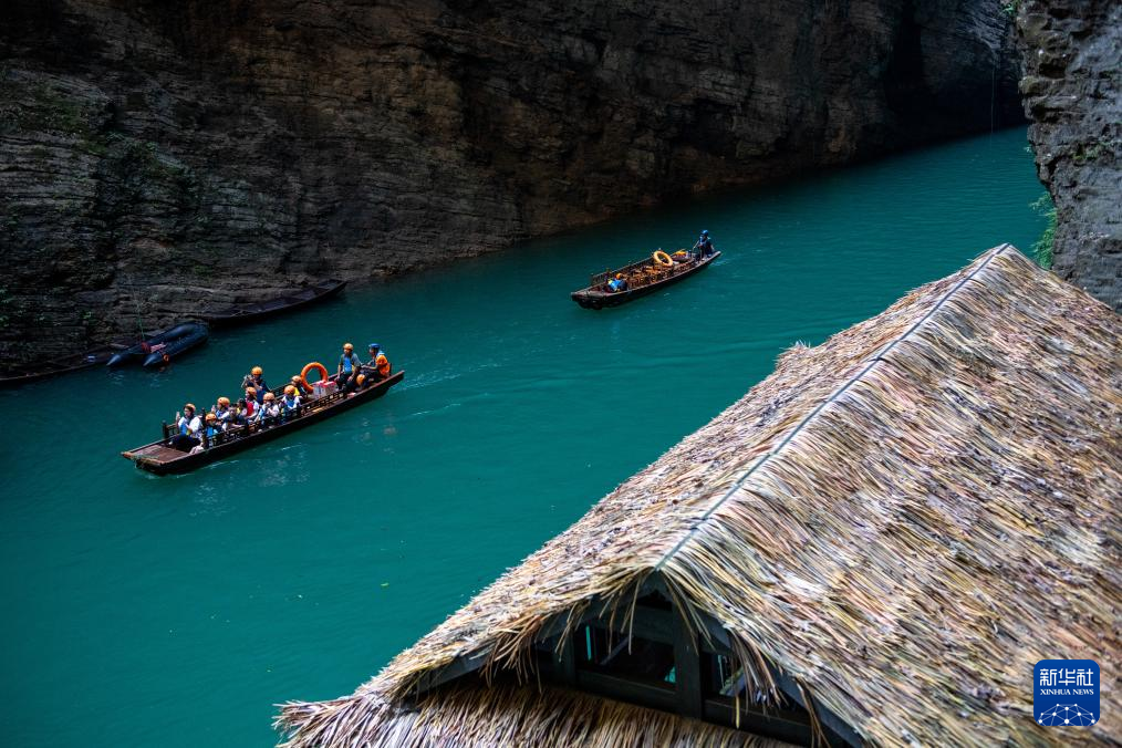 湖北鹤峰：峡谷探幽