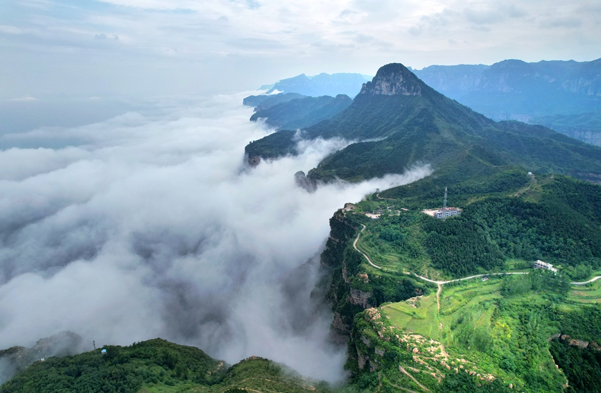 安阳林州：雨后太行景如画