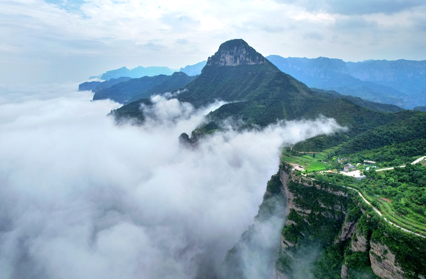 安阳林州：雨后太行景如画