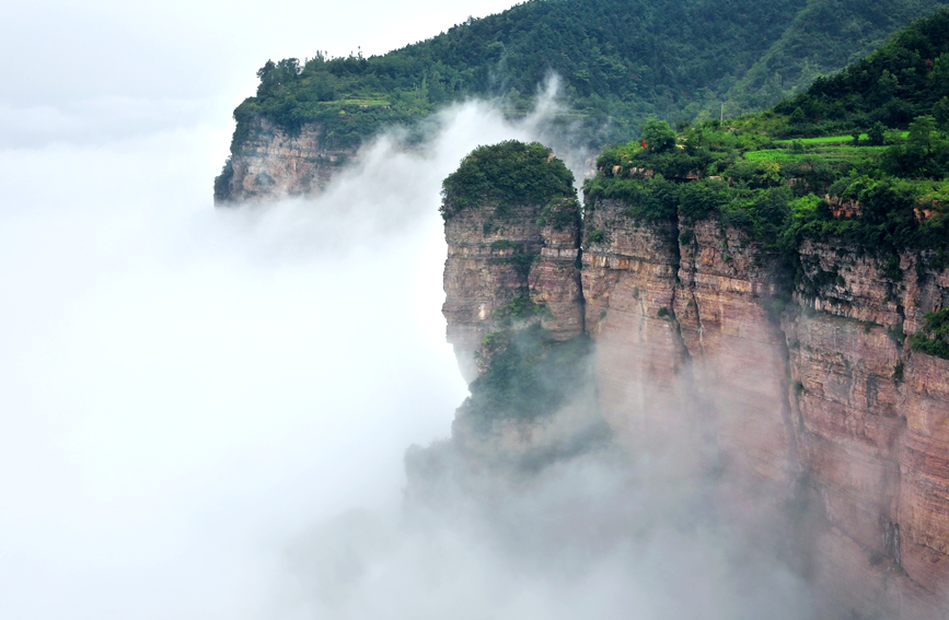 安阳林州：雨后太行景如画