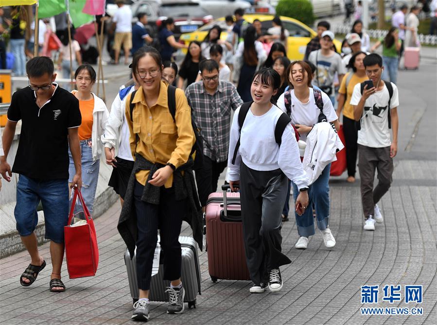 广西南宁迎来返程客流高峰