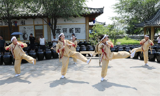 体验酱文化感受酱乡情 第四届安图酱文化旅游节开幕_fororder_吉林酱文化3