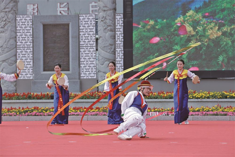 长白朝鲜族自治县第十五届民俗文化旅游节启幕_fororder_吉林图2-79f48ac8-05d3-4fbf-9362-ba099374c35f