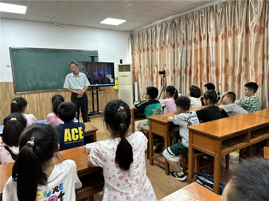 南通市通州区开展“七彩的夏日——我有一个强军梦”青少年爱国主义教育活动_fororder_4