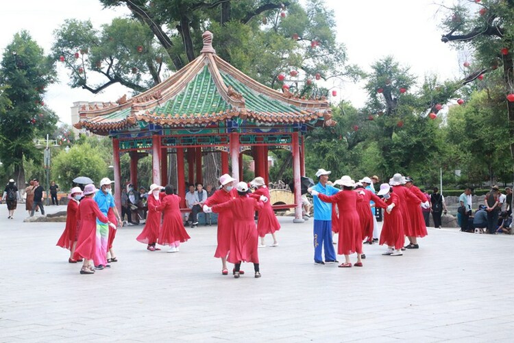 图说延吉｜人民公园花团锦簇 每天万名游客进园打卡