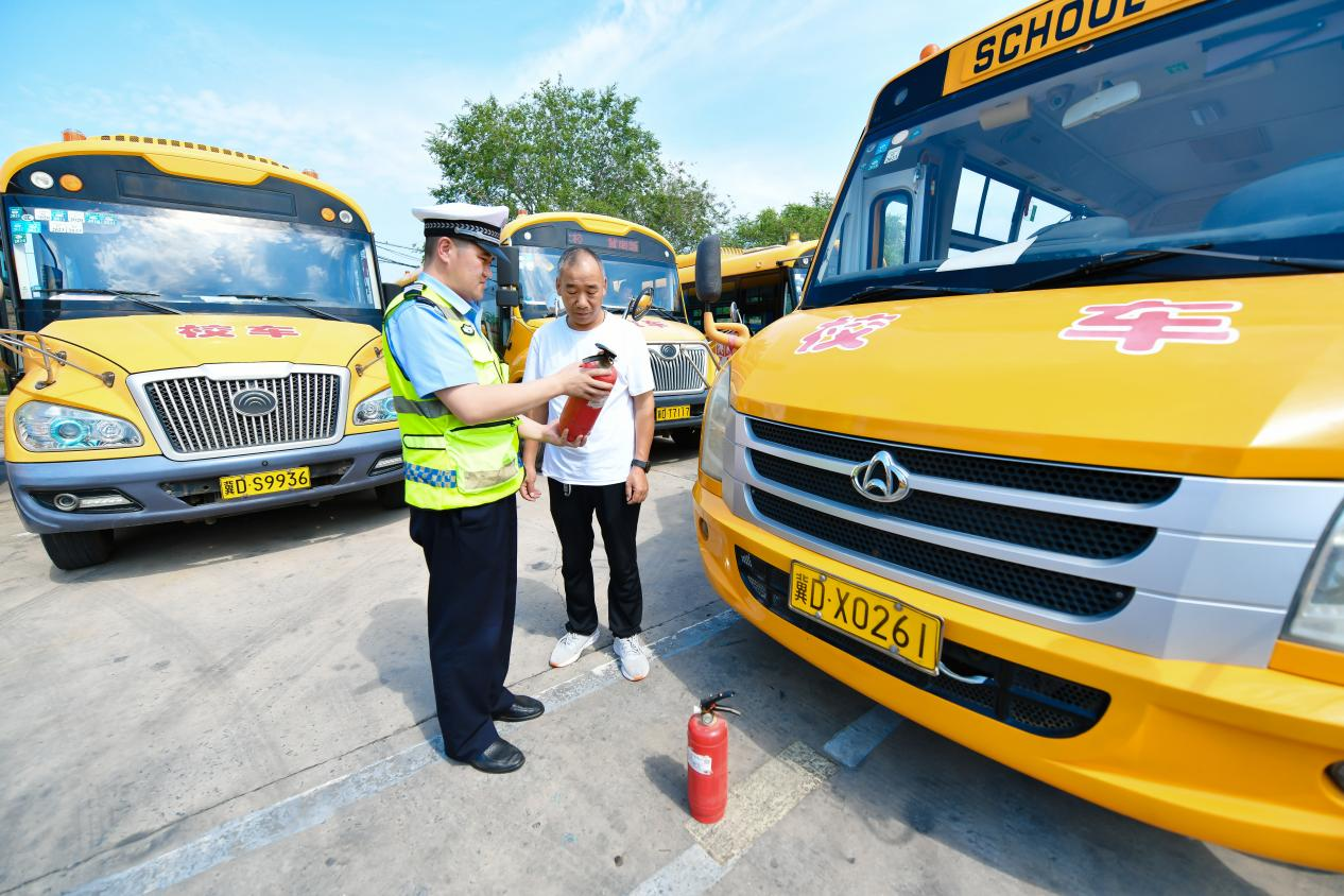 邯郸冀南新区：校车“体检”迎开学 护航平安上学路_fororder_图片3