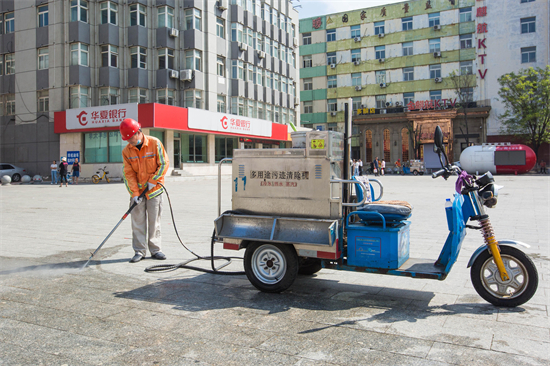 沈阳于洪区城管环卫：“水洗”街路见底色 洁净城市“焕”新颜_fororder_环卫2