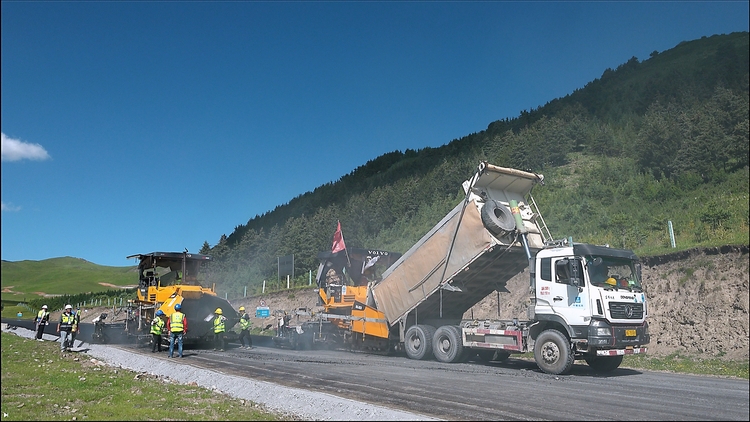 甘肃省232线达板至合作公路新营关口至合作段一期工程园区至卡加道寺院段正式建成通车_fororder_WechatIMG48