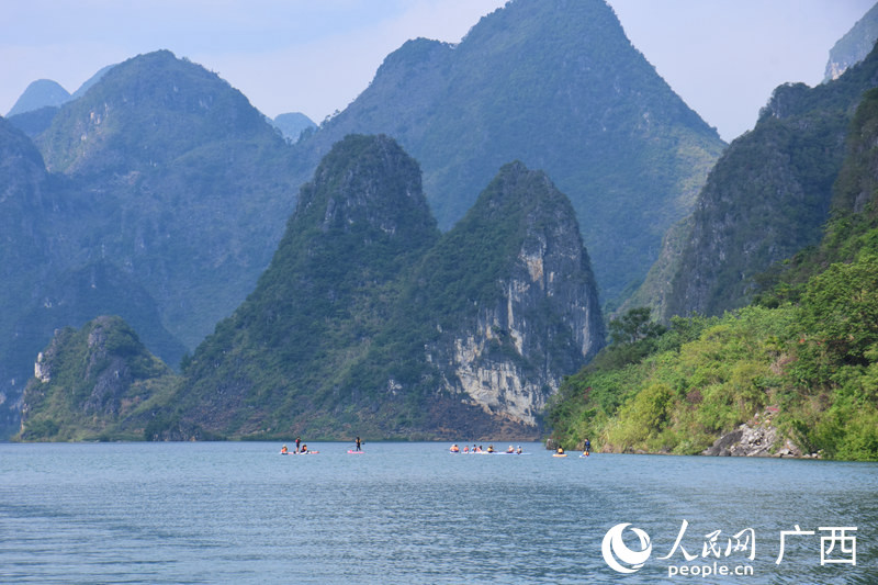 广西凌云：清凉夏日畅游绿林碧水浩坤湖