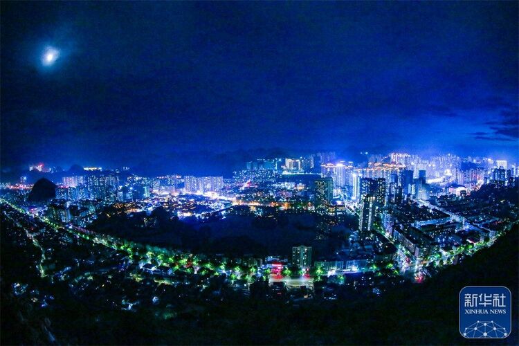 贵州六盘水：烟火气点燃凉都“夜经济”