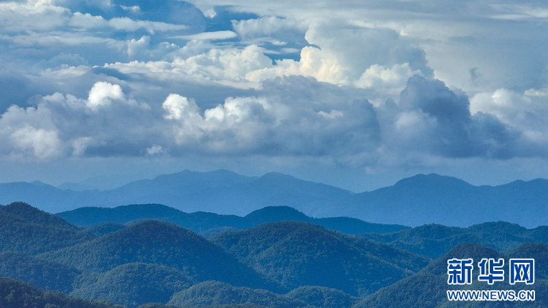 湖北保康：高山小镇 云景如画