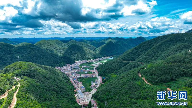 湖北保康：高山小镇 云景如画