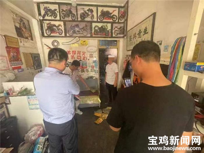 （转）宝鸡交警重拳打击“飙车炸街” 捣毁非法改装摩托车窝点