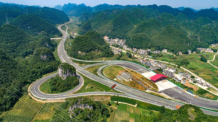 贵州交通再突破！兴义环城高速荣获全球道路成就奖