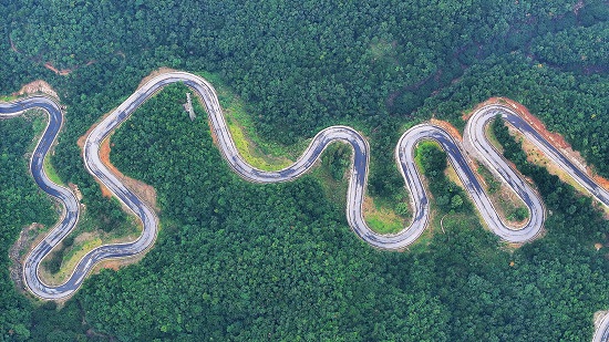 【原创】南阳：加快构建旅游公路网络 助力打造国家级旅游休闲城市_fororder_西峡县旅游公路 供图 老界岭景区