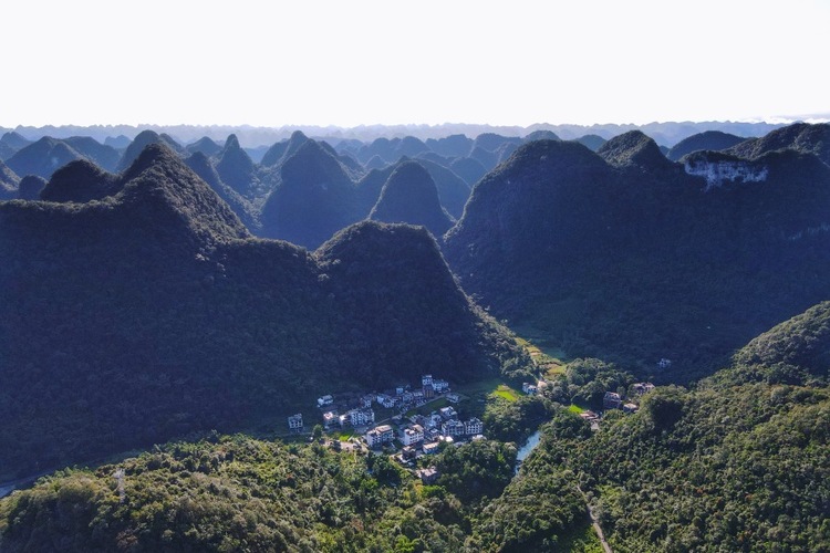 游“人间秘境”荔波茂兰，乐享清凉一夏！