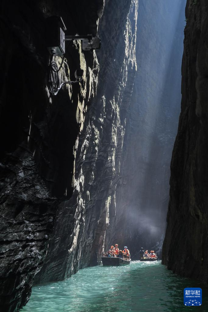 湖北鹤峰：峡谷探幽