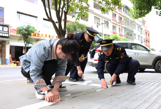 贵州独山：划好城市“文明线” 畅通群众“民生路”_fororder_20230804085053-lq6plo-