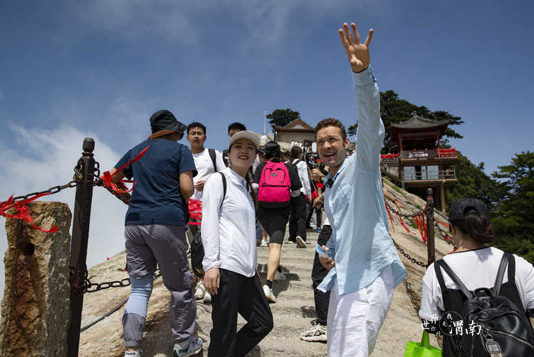 【陕耀国际】跨越山海和世界“牵手” 乌克兰主播探访陕西秘境——华山_fororder_A47I9726