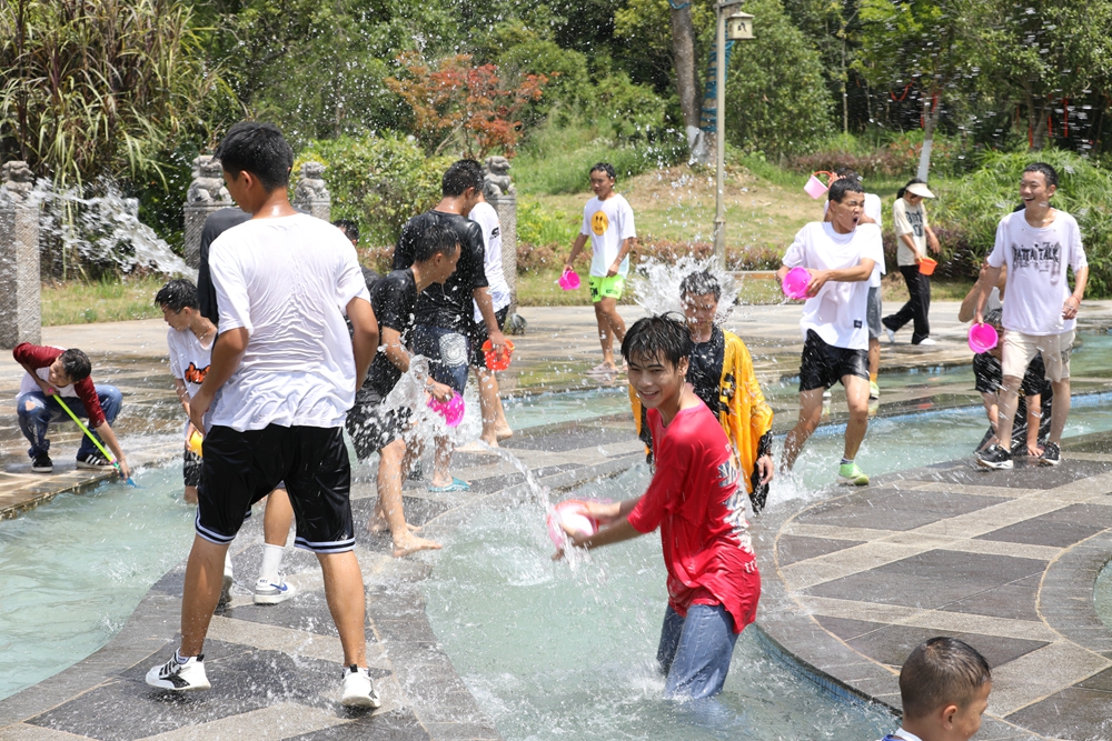 贵州长顺：祭水祈福 泼水狂欢解锁清凉三伏天_fororder_16