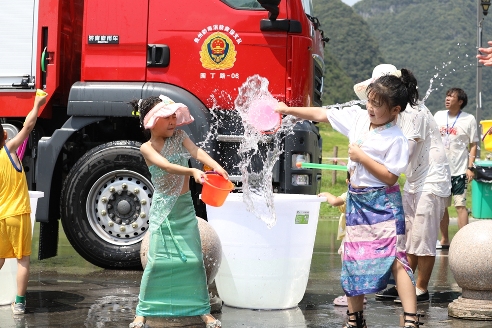 贵州长顺：祭水祈福 泼水狂欢解锁清凉三伏天_fororder_14