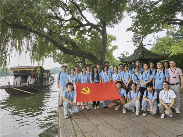 这个暑期 中国地质大学老师把育人工作做到 学生家中、实践基层和实习一线