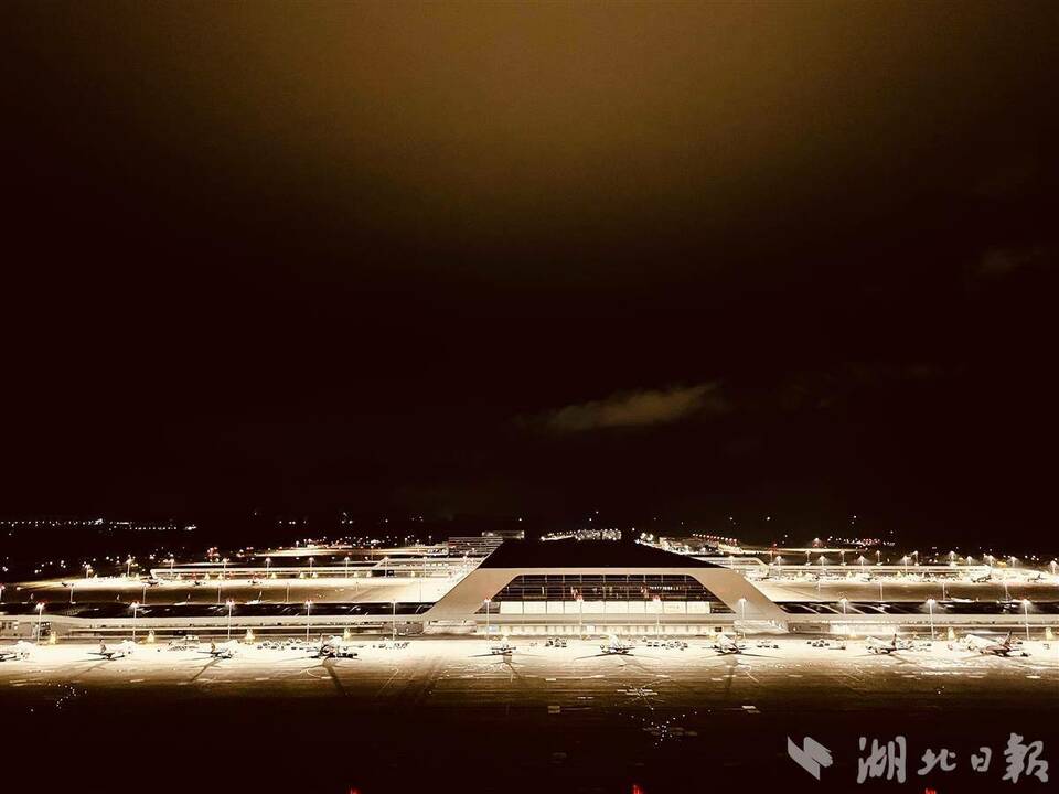 拉开重塑中国航空货运格局序幕 写在花湖机场国内货运航线转场完成之际