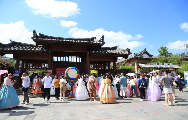 电影《燃冬》全国上映 延吉文旅景象首登大荧幕