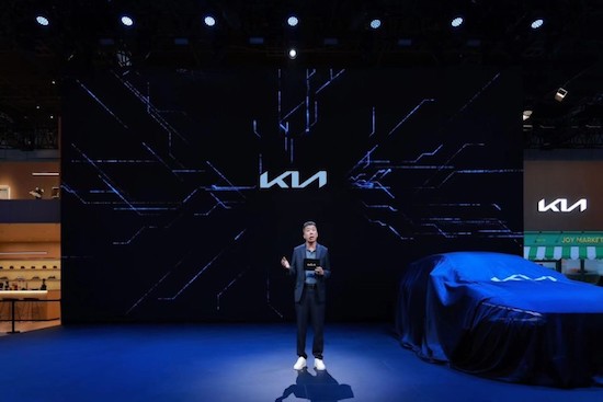 EV6 heavy listing EV5 opens pre-sale KIA brand electrification transformation achievements shine at Chengdu auto show _fororder_image002