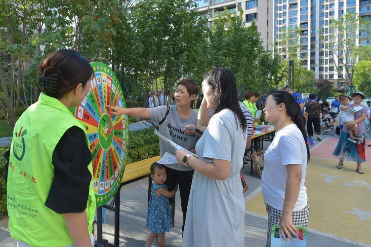 服务群众面对面 聚力共建“靓”家园 西安国际港务区开展“城管进社区”主题活动_fororder_图片5