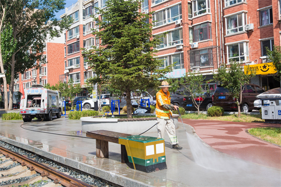 沈阳于洪区城管环卫：“水洗”街路见底色 洁净城市“焕”新颜_fororder_环卫3