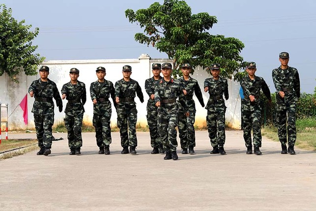 广西：破茧成蝶 武警新兵的“满月记”