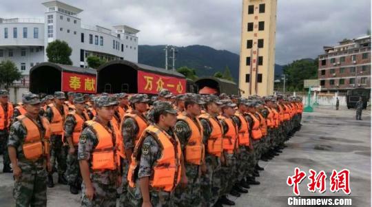 东部战区2万余名官兵严阵以待抗击超强台风“莫兰蒂”