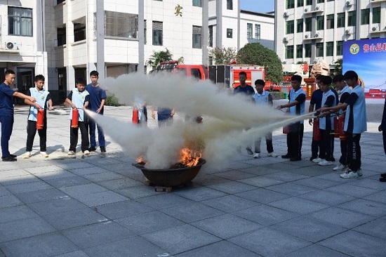 【原创】平顶山市鲁山县：校园安全“开学第一课”活动启动仪式暨消防疏散演练_fororder_图片3