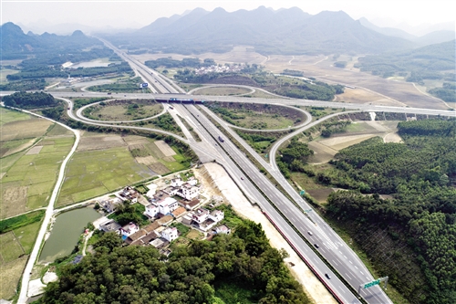 【广西要闻】【八桂大地】清明期间柳南高速恢复双向四车道