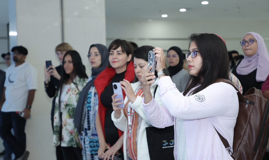 International Students Visit Beijing Economic-Technological Development Area_fororder_图片1