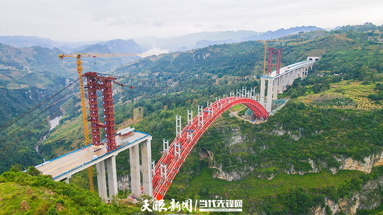 看“建”贵州桥｜白水河大桥：峡谷飞彩虹