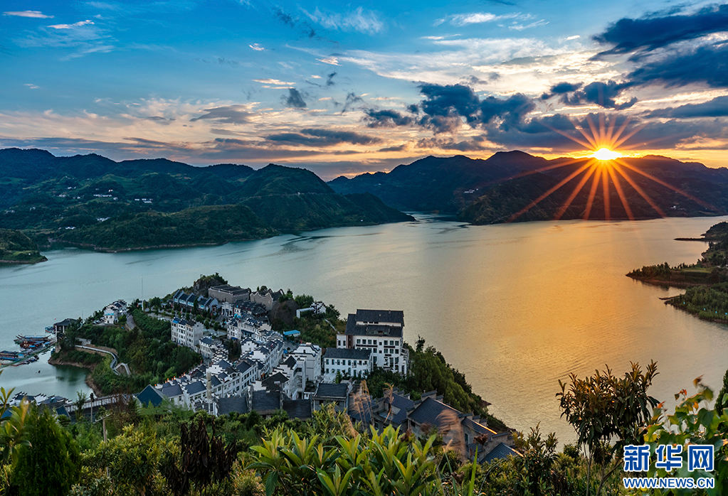 湖北竹山：“生态旅游+水上竞技”推动乡村振兴