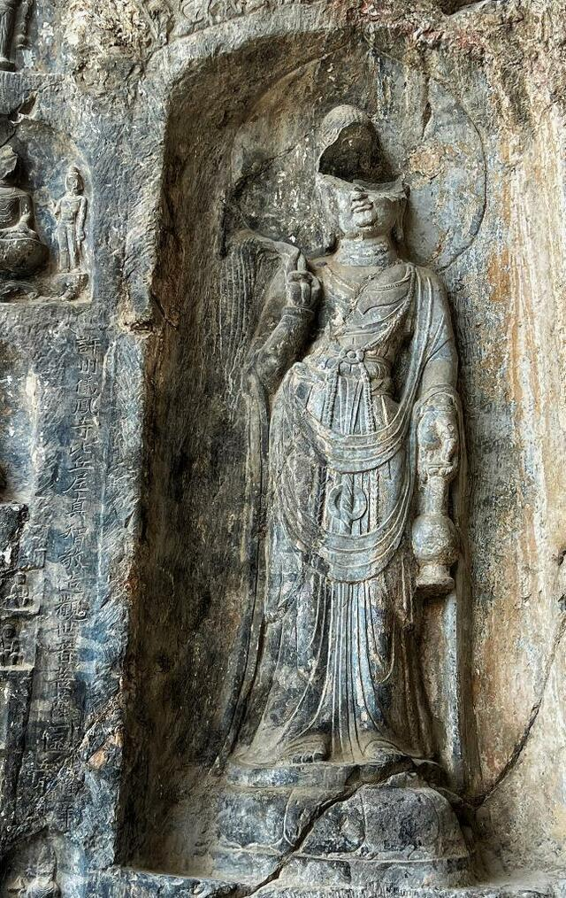 Longmen Grottoes: the Eternal Art_fororder_图片5