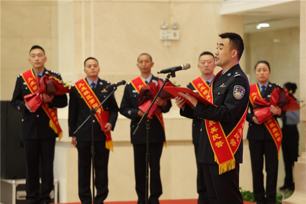 重庆九龙坡警方举办第四届“最美民警·九警之星”发布仪式_fororder_图片2