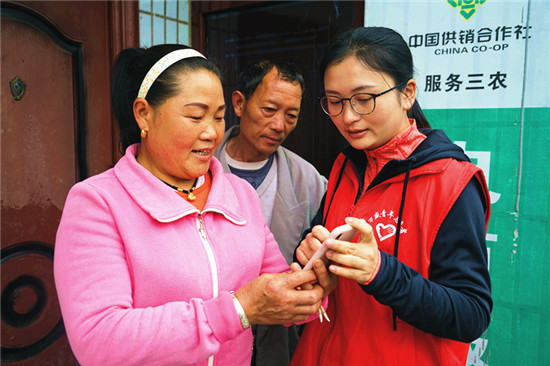 【区县联动】【万盛】万盛万东镇：手把手教村民用智能手机获取信息【区县联动 列表】万盛万东镇：教村民用智能手机获取信息