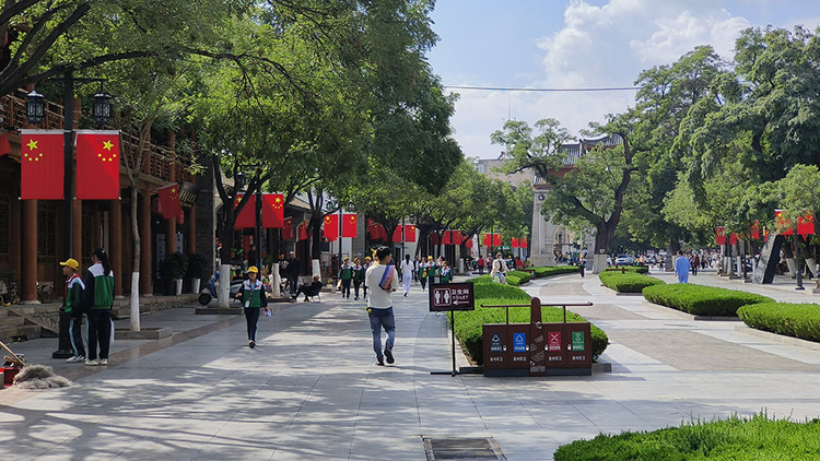 【原创】天水秦州：迎国庆 最美“中国红”点亮城市_fororder_秦州1