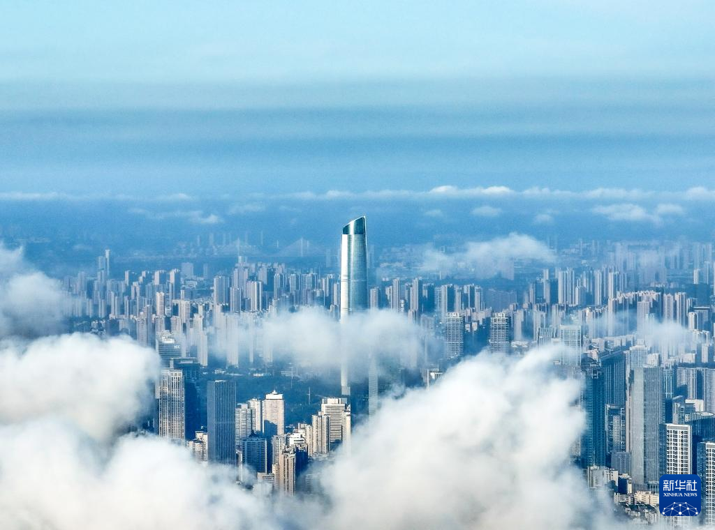 湖北武汉：秋日云雾美景