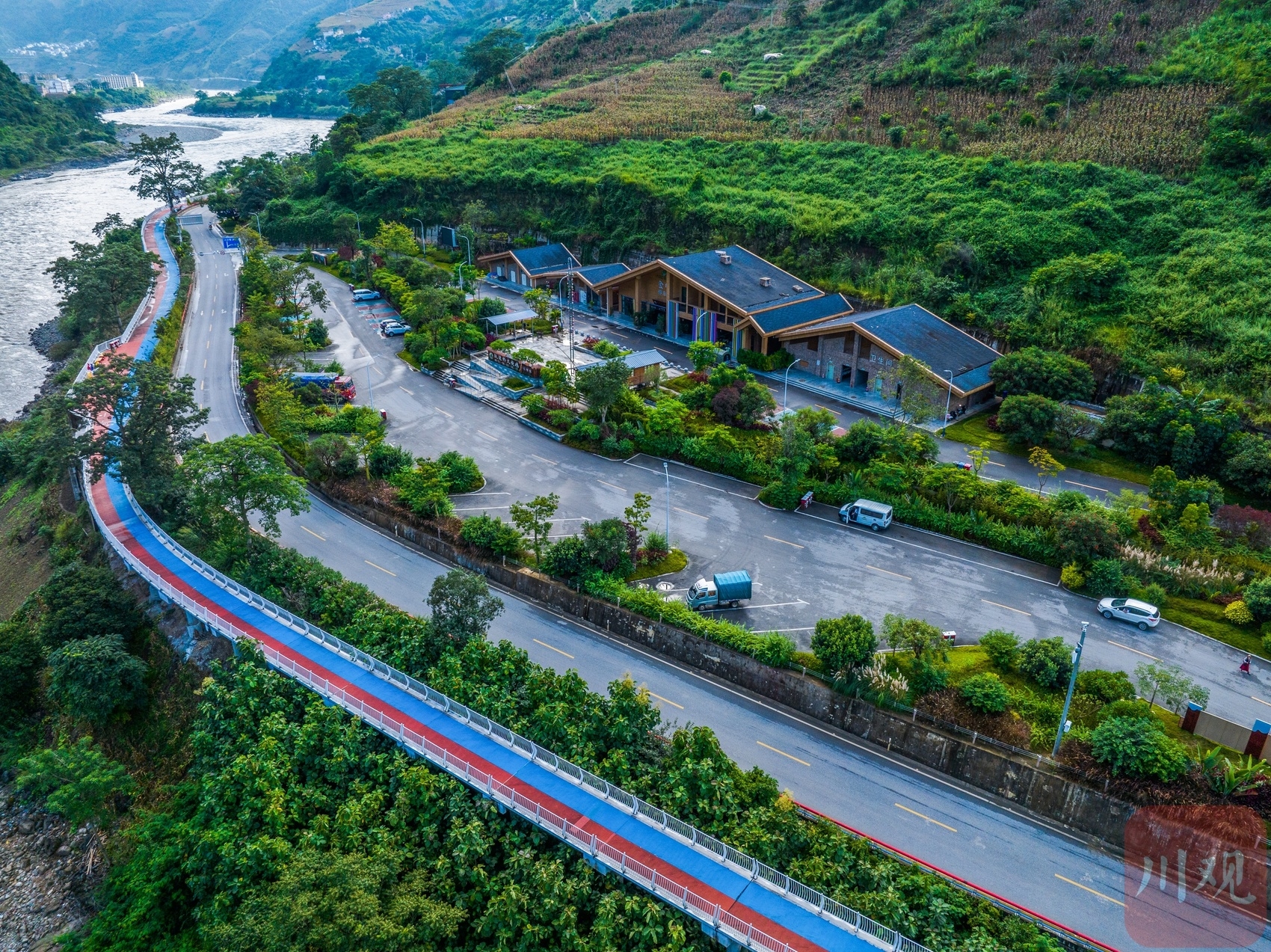 （转载）与美同行 怒江美丽公路风光如画