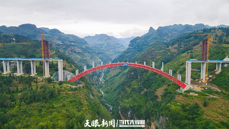 看“建”贵州桥｜白水河大桥：峡谷飞彩虹