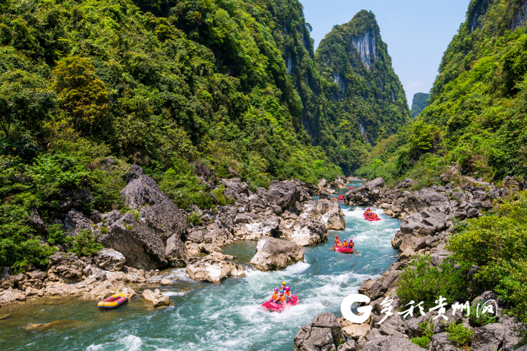 “探”荔波水春河峡谷 高山深谷中的激情与惬意