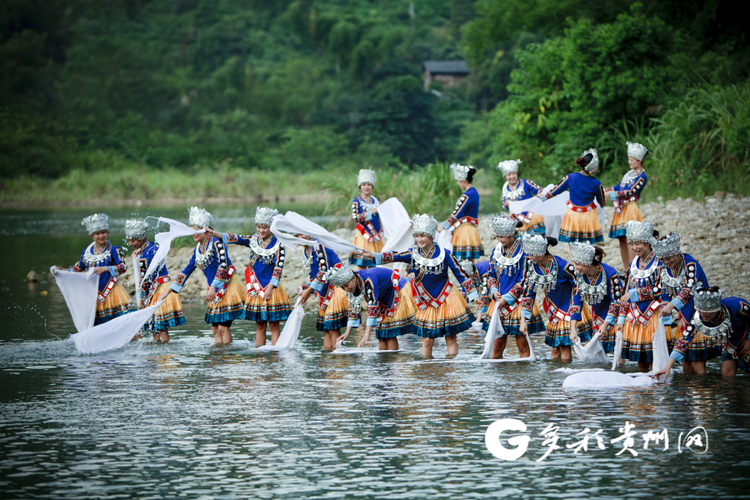 “探”荔波水春河峡谷 高山深谷中的激情与惬意