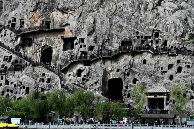 Longmen Grottoes: the Eternal Art_fororder_图片3