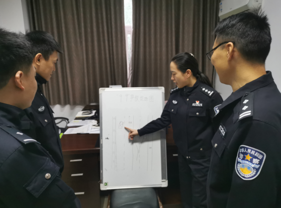 重庆民警郑昕：爱岗敬业勇担当 铿锵玫瑰绽芳华_fororder_微信图片_20231016114527