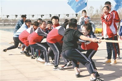 沈阳市民运动会拔河、钓鱼比赛相继上演